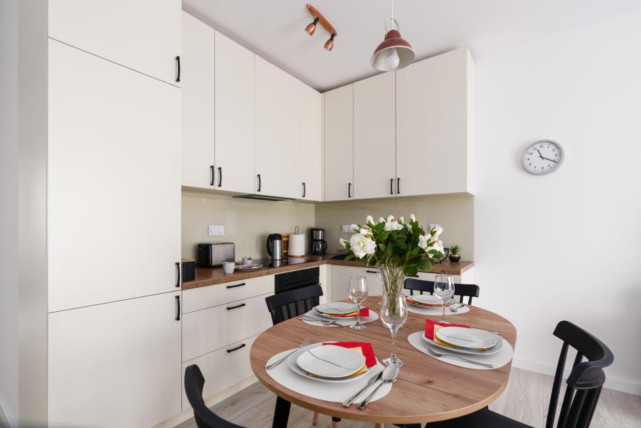 Premium Apartments Poznan Airport By Noclegi Renters エクステリア 写真
