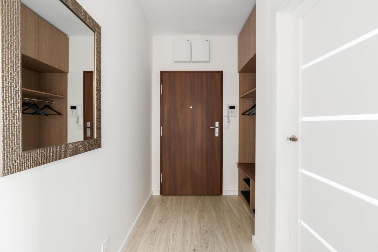 Premium Apartments Poznan Airport By Noclegi Renters エクステリア 写真